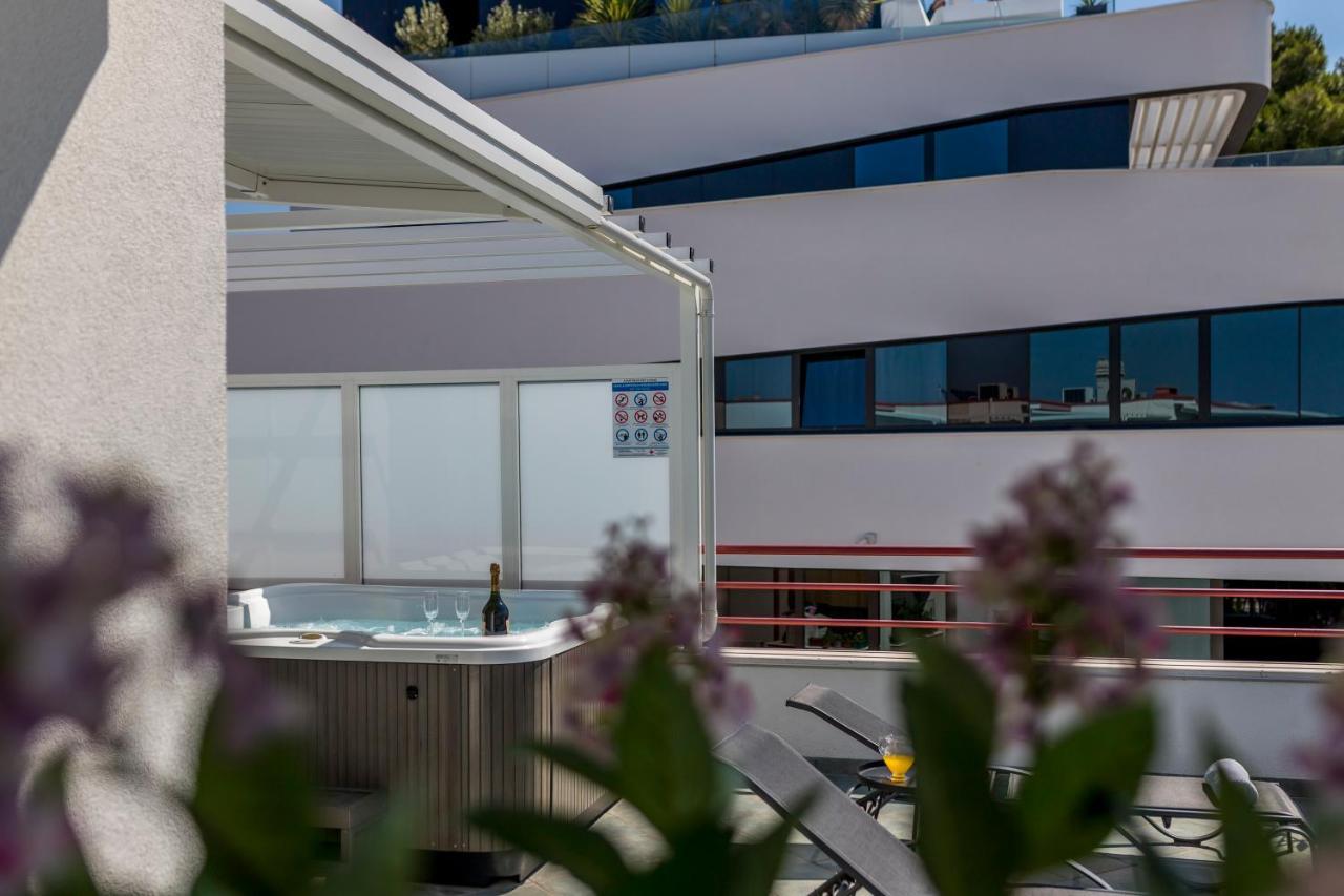 Seaside Penthouse With Hot Tub Sky Living Split Exterior foto