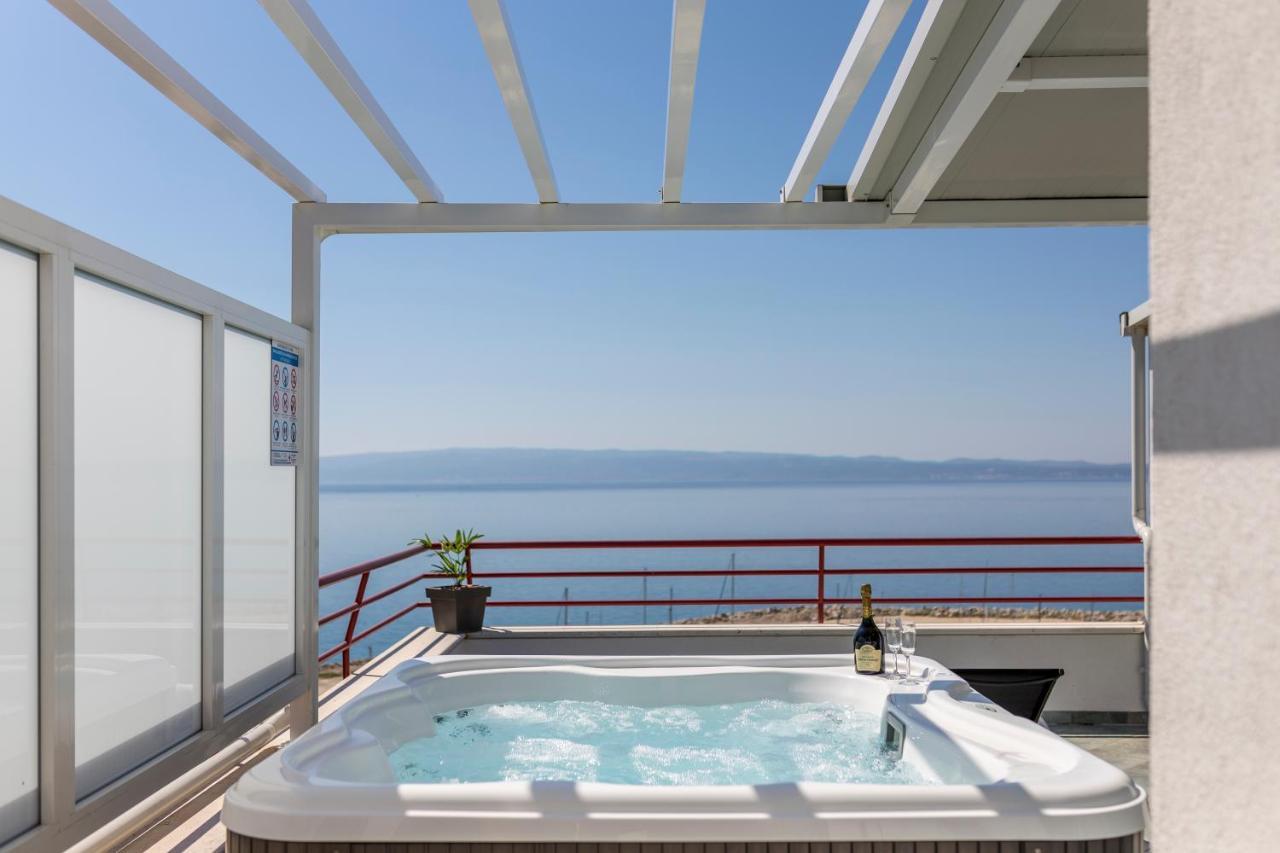 Seaside Penthouse With Hot Tub Sky Living Split Exterior foto