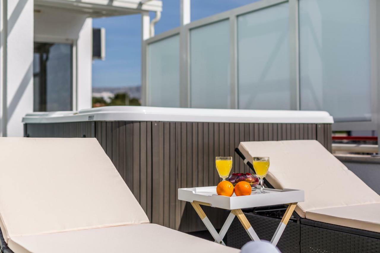 Seaside Penthouse With Hot Tub Sky Living Split Exterior foto