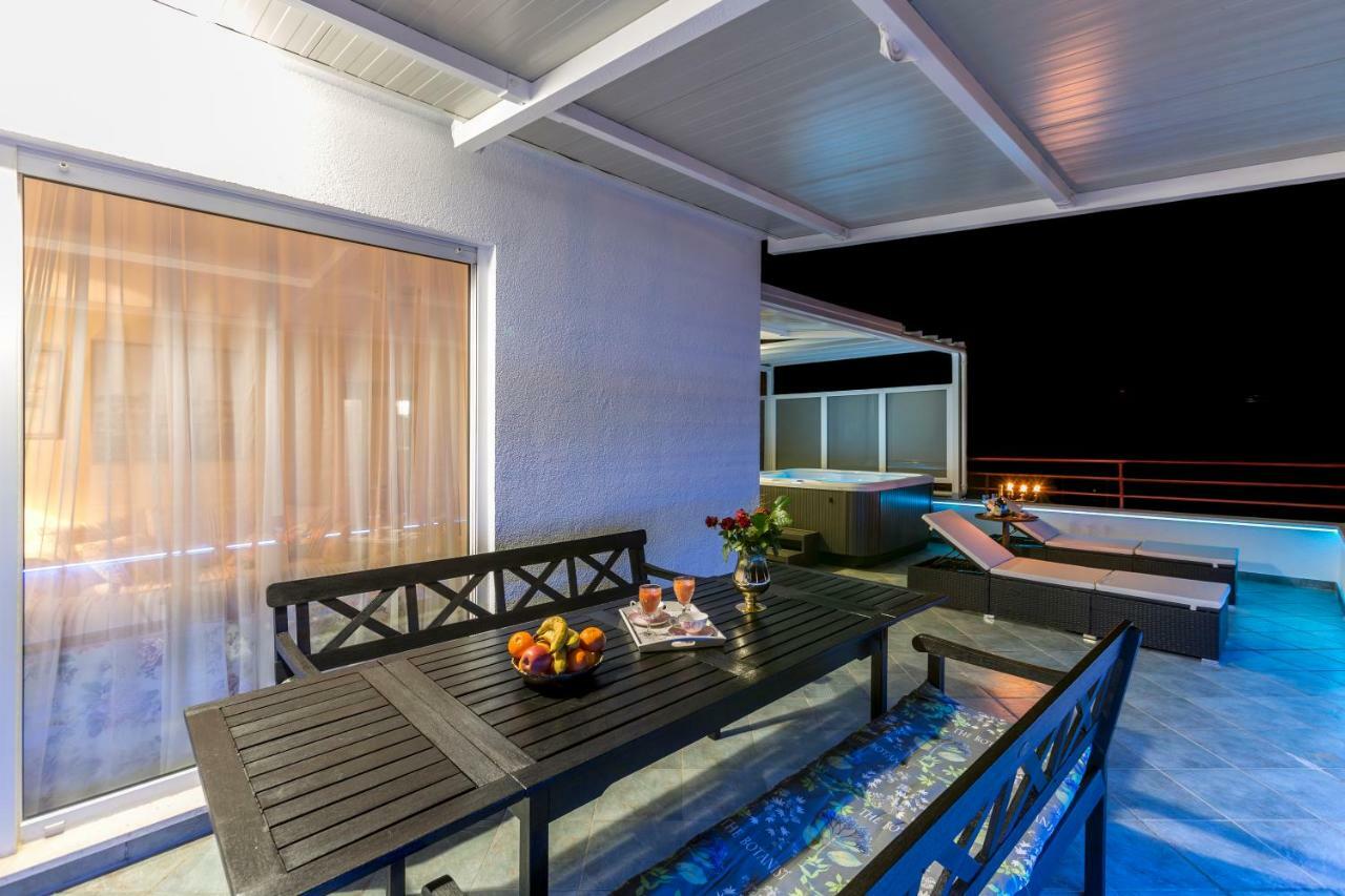 Seaside Penthouse With Hot Tub Sky Living Split Exterior foto